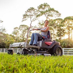Murray Cruz XD 50 ZeroTurn Lawn Mower with 22 HP* 724cc Briggs  Stratton VTwin Engine Murray Cruz XD 50 ZeroTurn Lawn Mower with 22 HP* 724cc Briggs  Stratton VTwin Engine